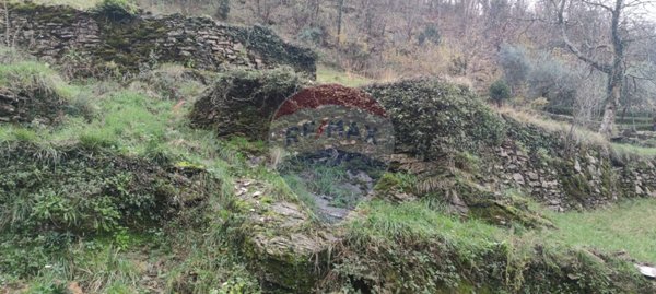 casa indipendente in vendita ad Avegno in zona Vescina