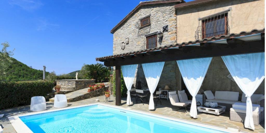 casa indipendente in vendita ad Avegno