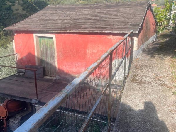 casa indipendente in vendita ad Avegno in zona Testana