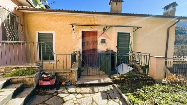 appartamento in vendita ad Avegno