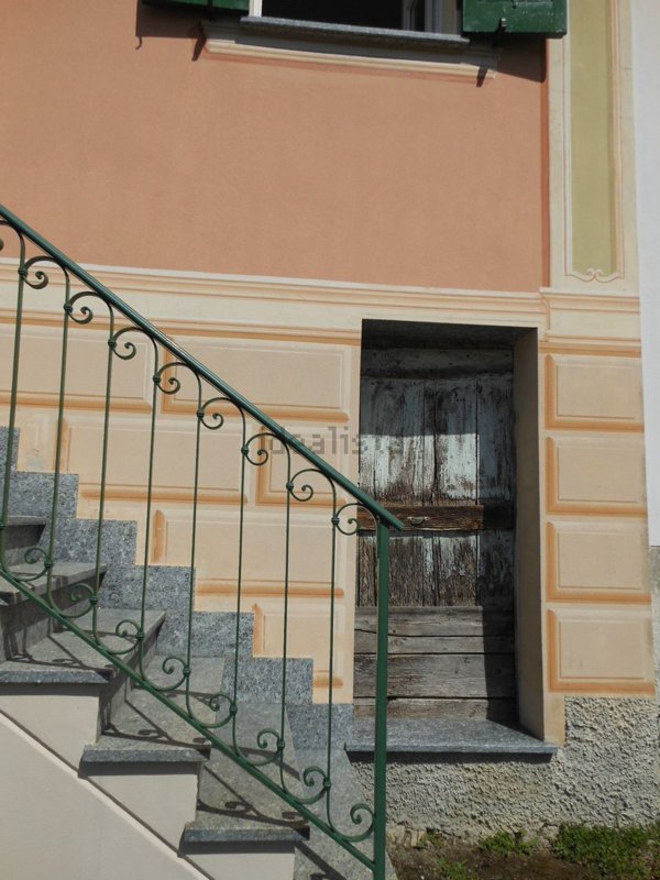casa indipendente in vendita ad Avegno