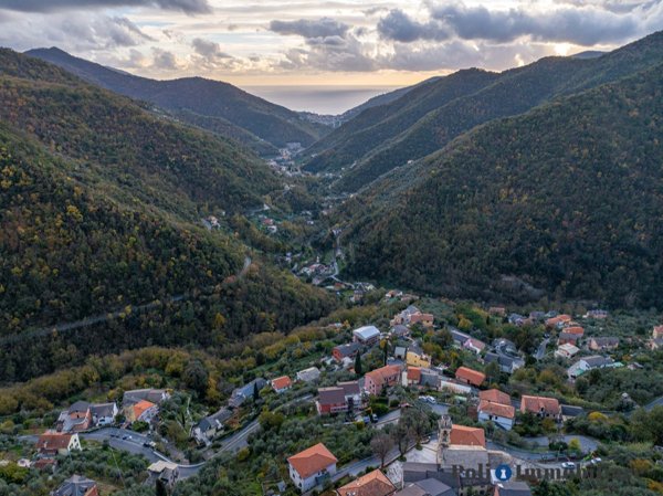terreno edificabile in vendita ad Avegno