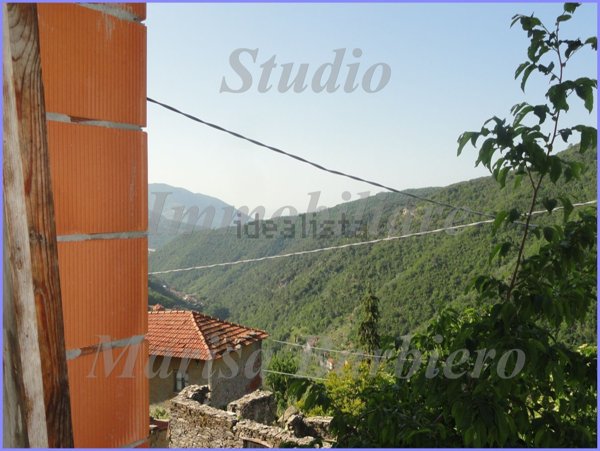 casa indipendente in vendita ad Avegno in zona Testana