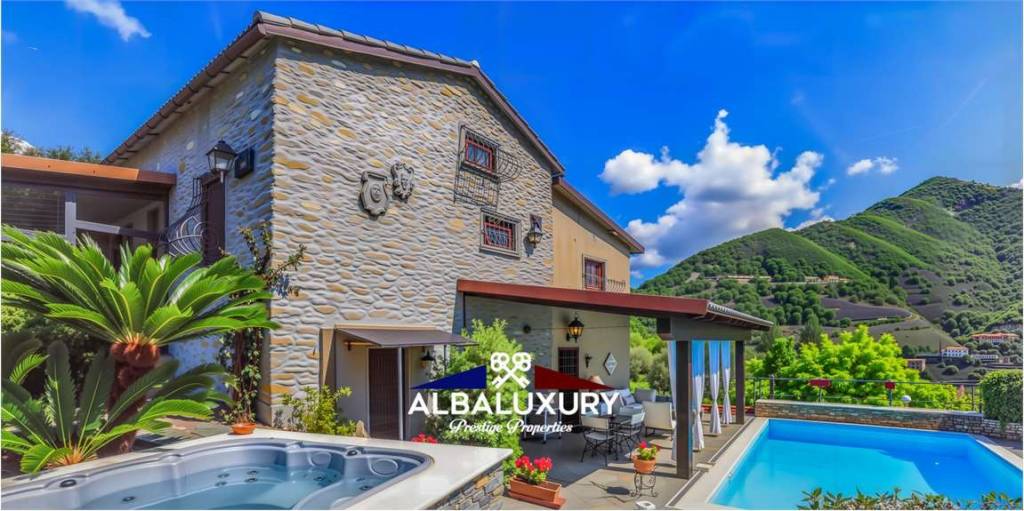 casa indipendente in vendita ad Avegno