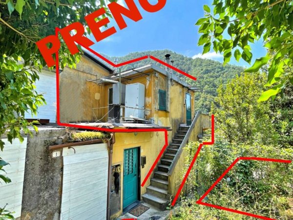 appartamento in vendita ad Avegno in zona Salto