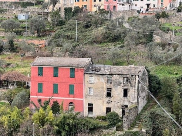 casa indipendente in vendita ad Avegno