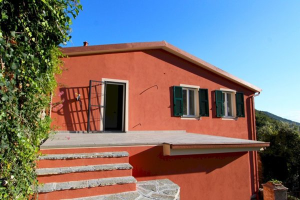 casa indipendente in vendita ad Avegno in zona Salto