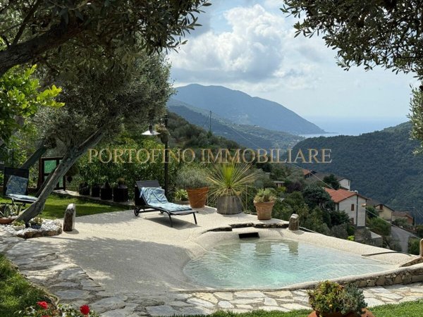 casa indipendente in vendita ad Avegno