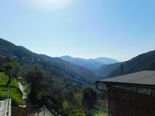 casa indipendente in vendita ad Avegno in zona Testana