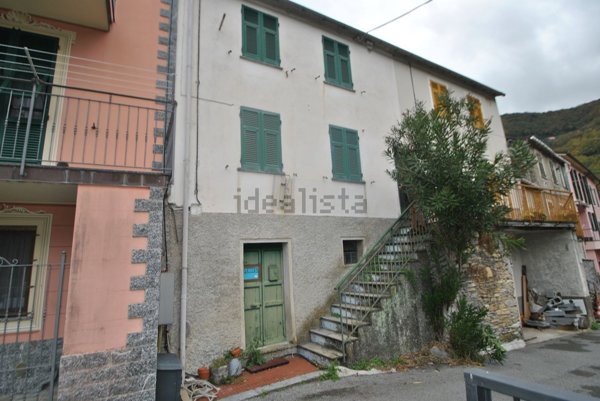 appartamento in vendita ad Avegno