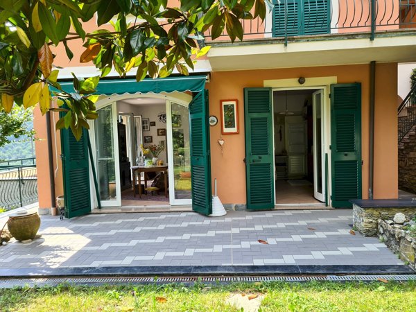 appartamento in vendita ad Avegno in zona Salto