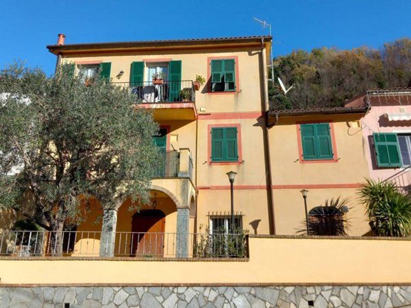 appartamento in vendita ad Avegno