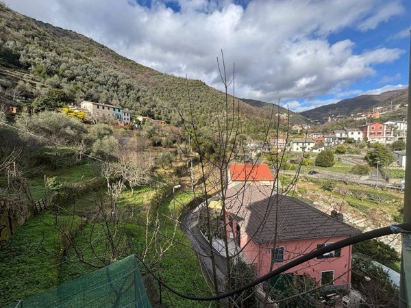 terreno edificabile in vendita ad Avegno