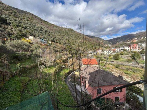 terreno edificabile in vendita ad Avegno