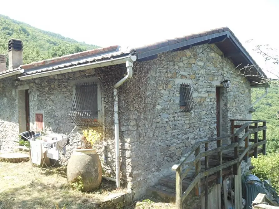 casa indipendente in vendita ad Avegno