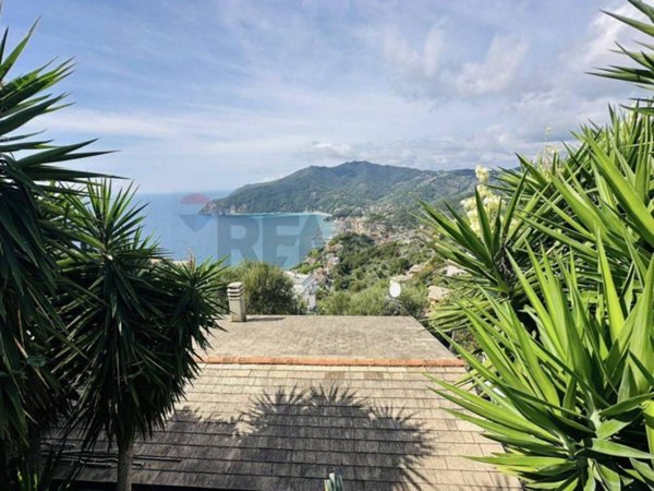 casa indipendente in vendita ad Avegno