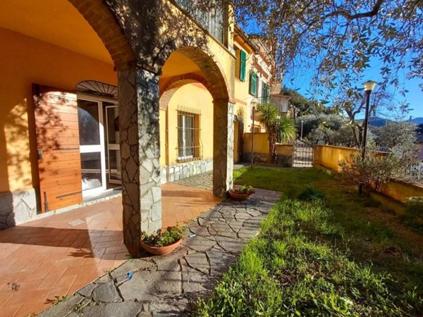 appartamento in vendita ad Avegno