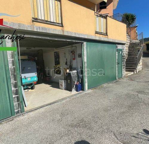 appartamento in vendita ad Avegno