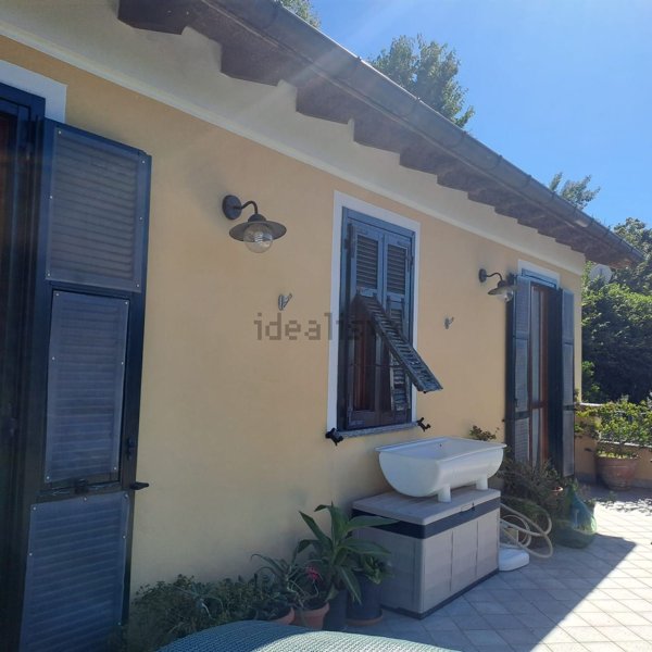 casa indipendente in vendita ad Avegno