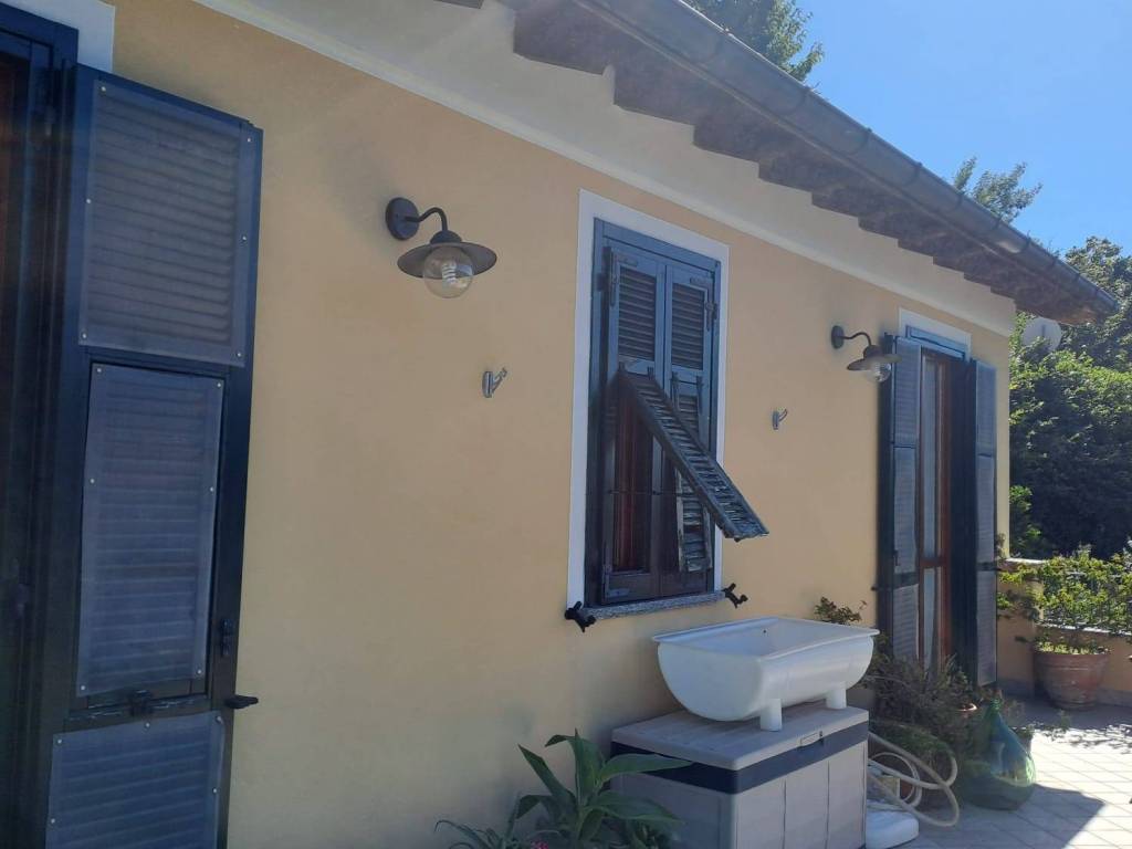 casa indipendente in vendita ad Avegno