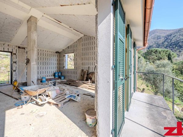 appartamento in vendita ad Avegno in zona Salto