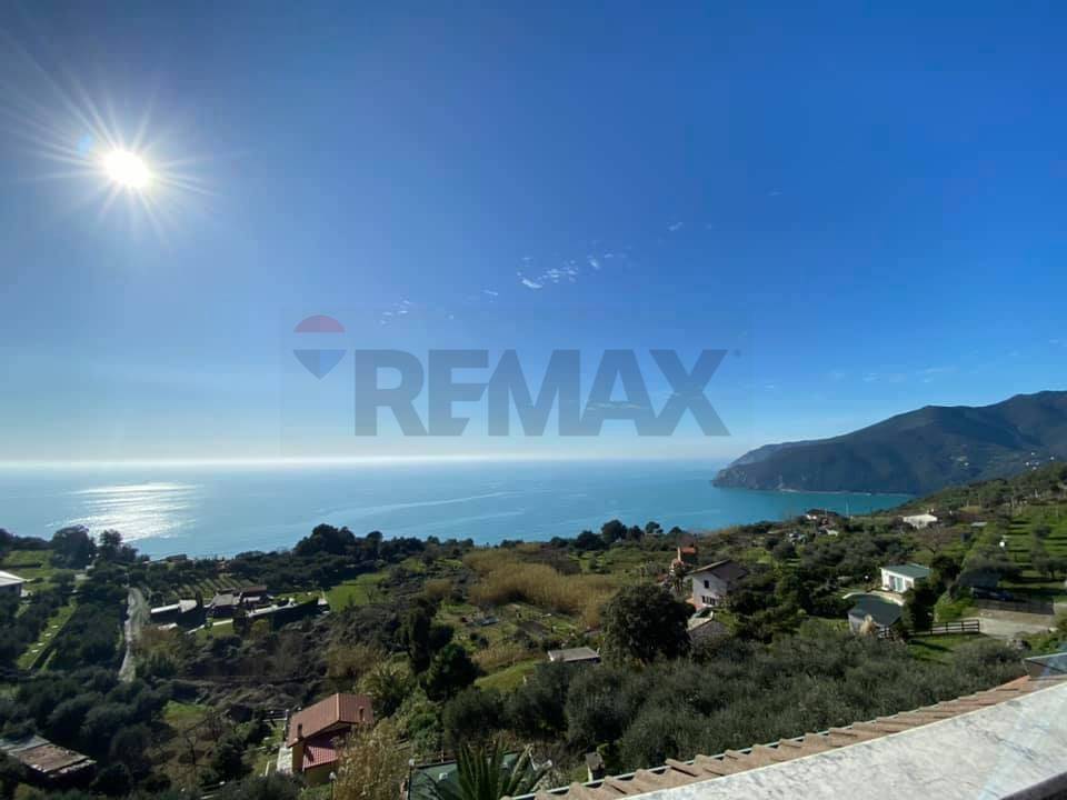 casa indipendente in vendita ad Avegno