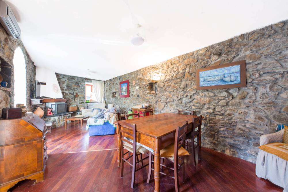 appartamento in vendita ad Avegno