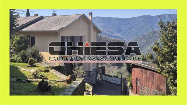 appartamento in vendita ad Avegno in zona Vescina