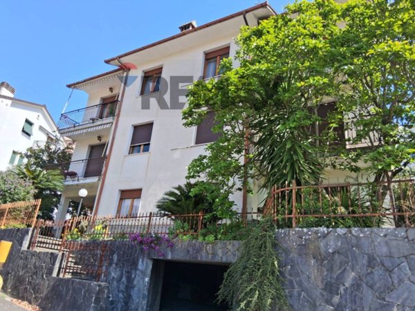 casa indipendente in vendita ad Avegno
