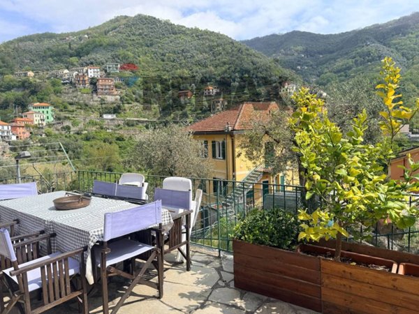 appartamento in vendita ad Avegno