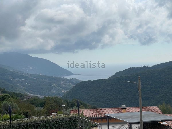 casa indipendente in vendita ad Avegno