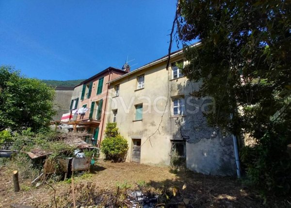 casa indipendente in vendita ad Avegno