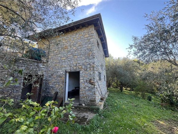 appartamento in vendita ad Avegno
