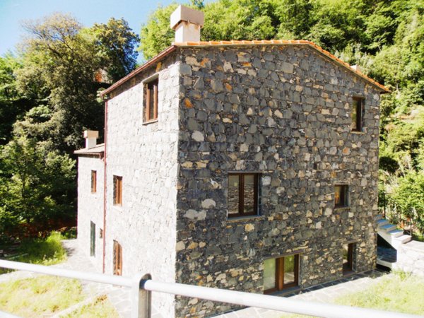 casa indipendente in vendita ad Avegno