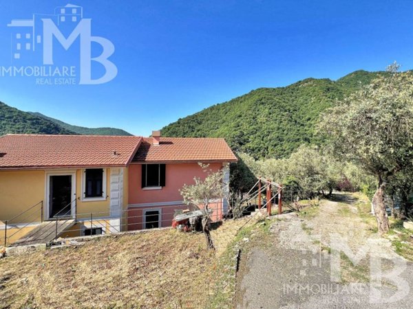 casa indipendente in vendita ad Avegno in zona Salto