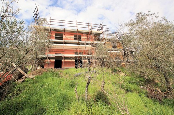 appartamento in vendita ad Avegno in zona Salto