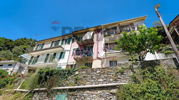 casa semindipendente in vendita ad Avegno in zona Salto