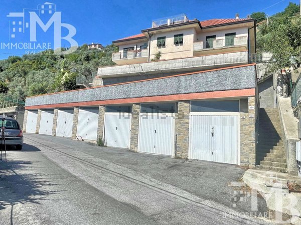appartamento in vendita ad Avegno in zona Testana