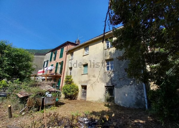 casa indipendente in vendita ad Avegno