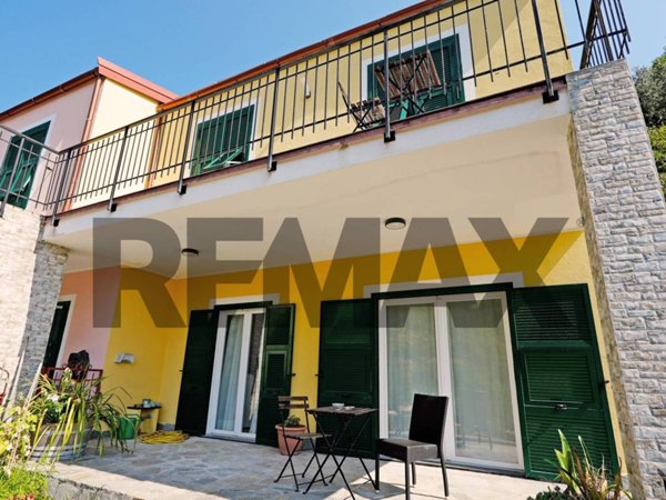 casa indipendente in vendita ad Avegno