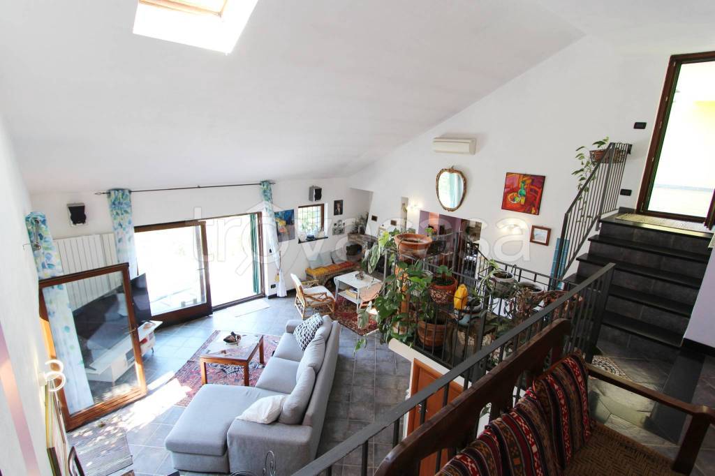 casa indipendente in vendita ad Avegno in zona Salto