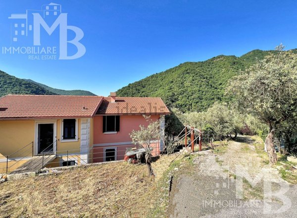 casa indipendente in vendita ad Avegno in zona Salto