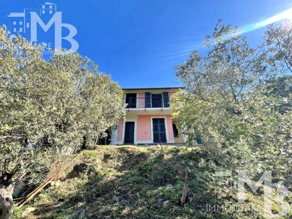 casa indipendente in vendita ad Avegno in zona Salto
