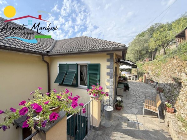 casa indipendente in vendita ad Avegno