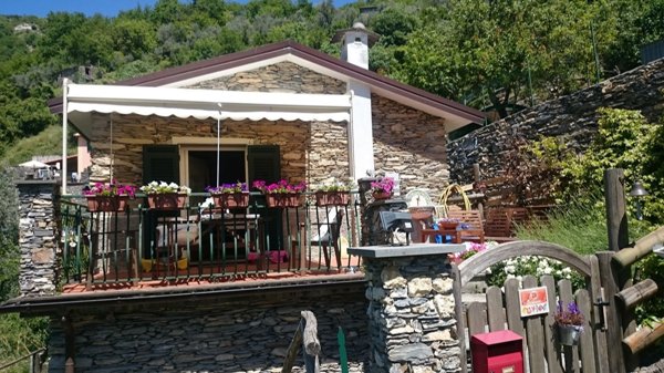casa indipendente in vendita ad Avegno