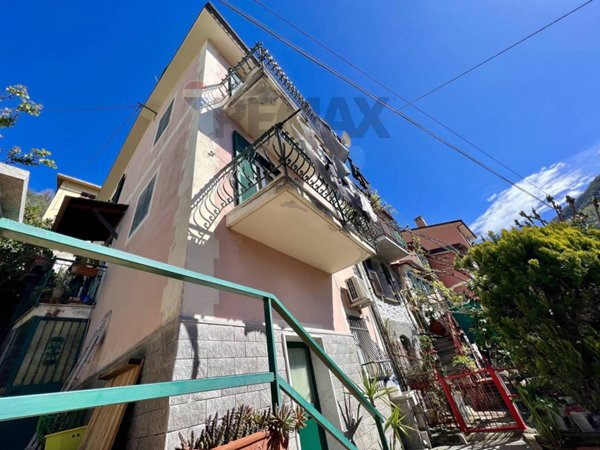 casa indipendente in vendita ad Avegno in zona Salto