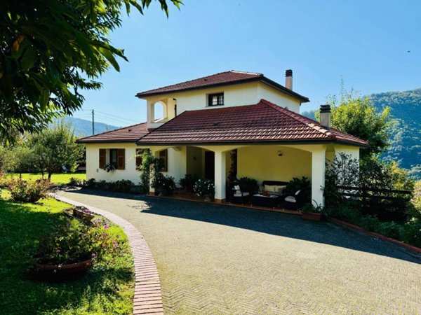 casa indipendente in vendita a Bargagli in zona Traso