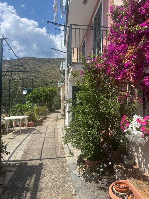 casa indipendente in vendita a Bogliasco in zona Sessarego