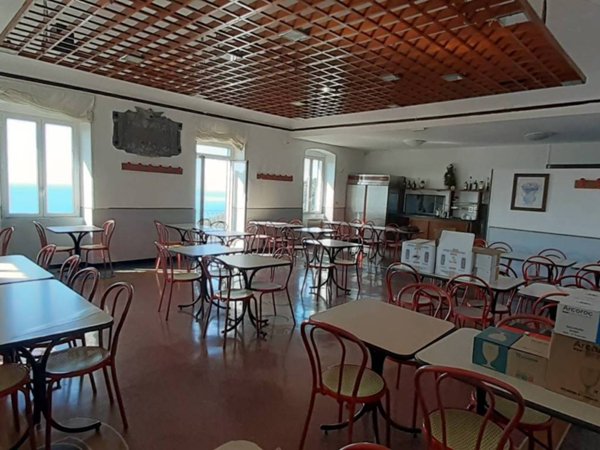 negozio in vendita a Bogliasco in zona Sessarego