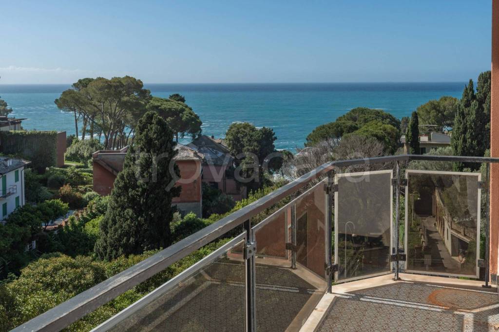 appartamento in vendita a Bogliasco in zona Sessarego